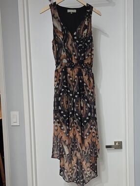 Sleeveless High-Low Dress in Black and Brown